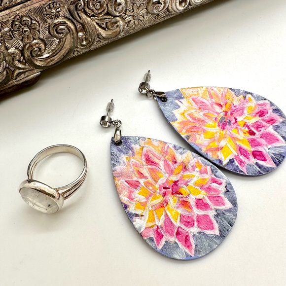 Silver Moonstone Ring & Purple Statement Earrings - Picture 8 of 17